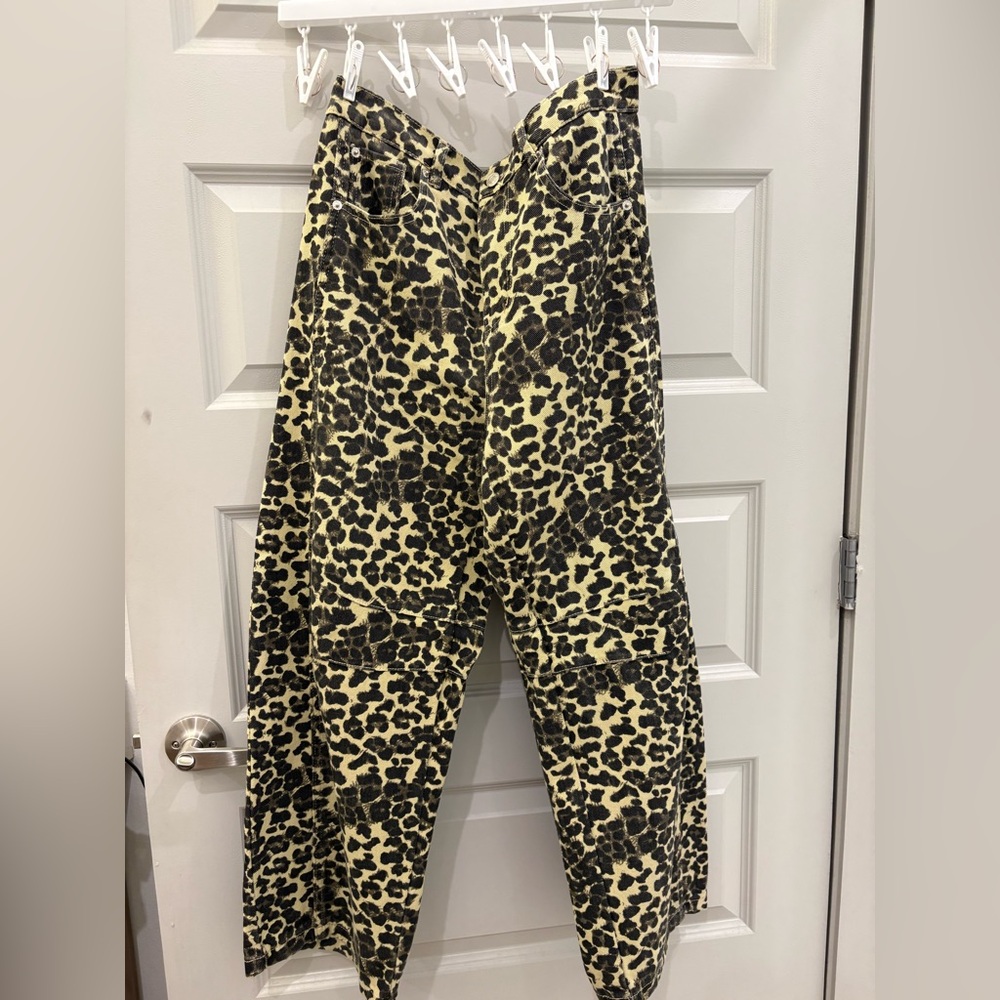 Leopard Print Barrel leg jeans size L
